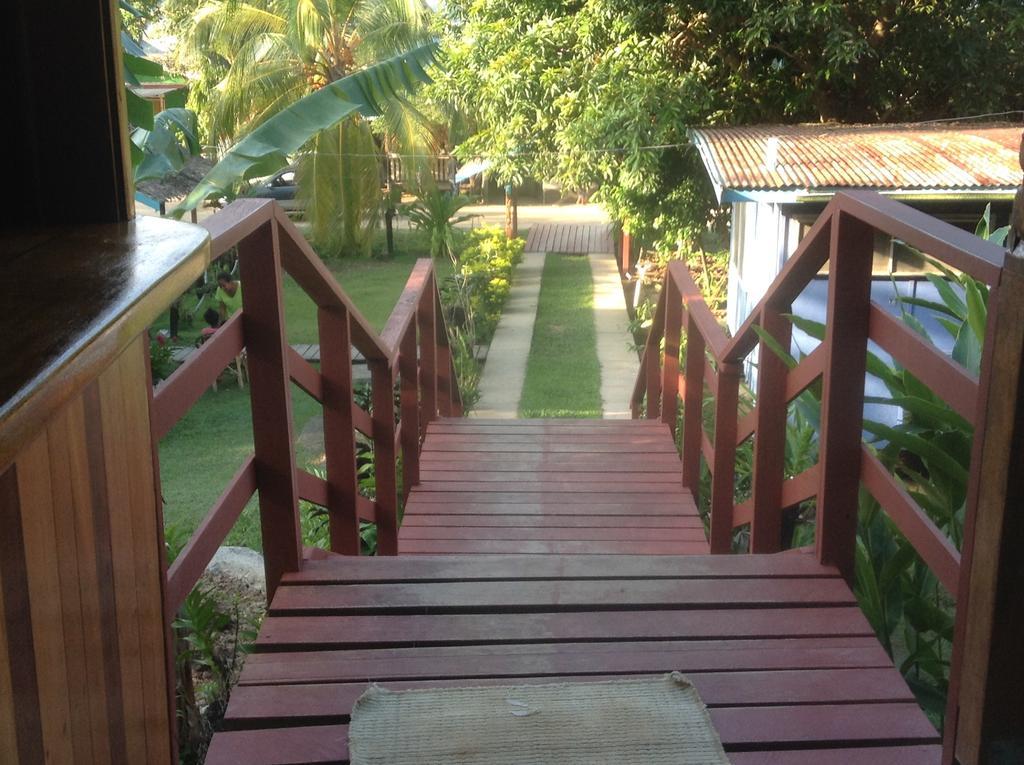 Rekona Lodge Gizo Εξωτερικό φωτογραφία